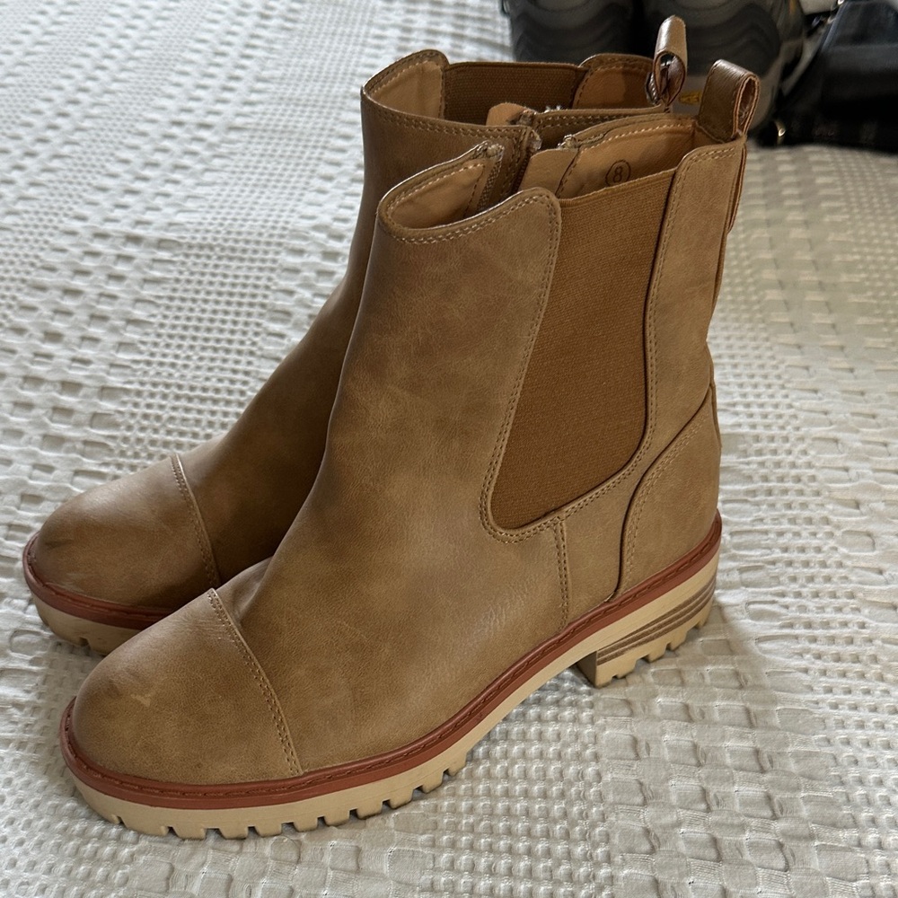 Tan Chelsea Boots